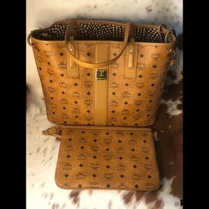 MCM Bag Cognac Visetos Liz Medium Shopper
